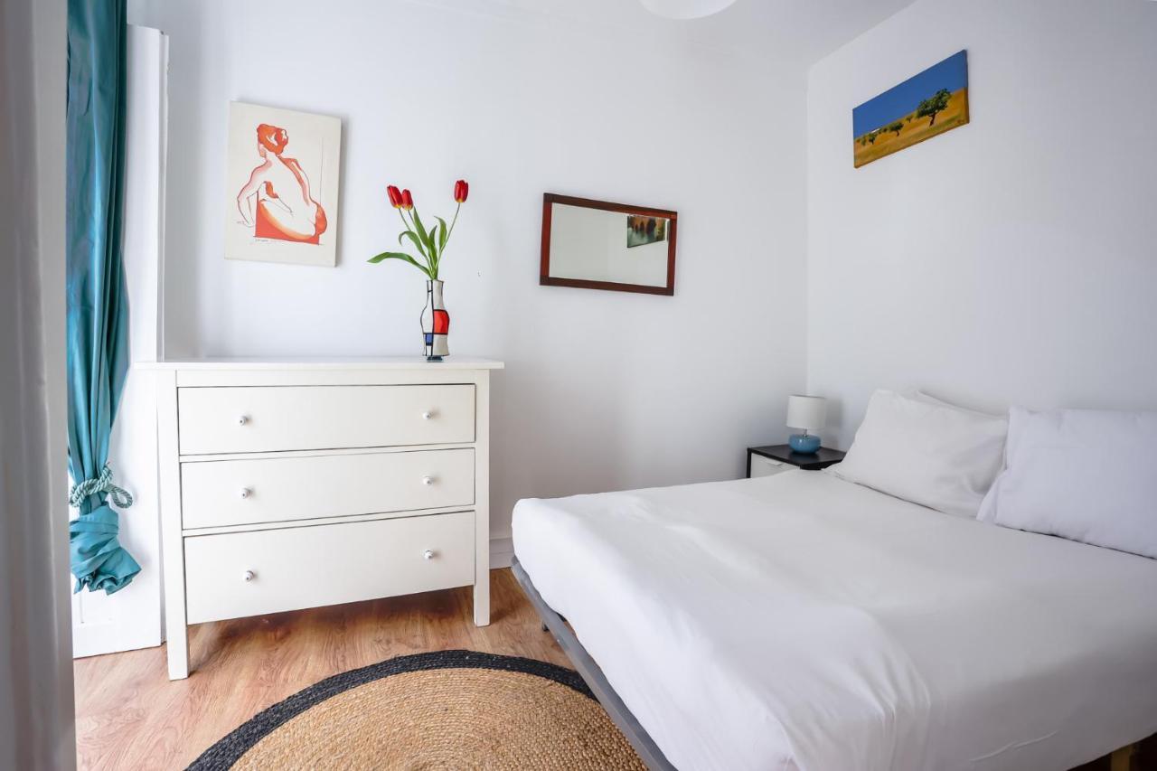 City Center Apt In Lively Bairro Alto! Lisboa 外观 照片